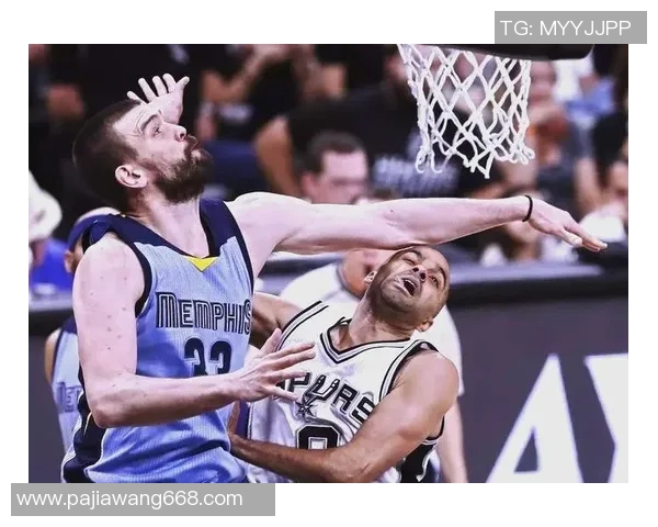 2017年季后赛马刺与灰熊第三场激战回顾与精彩瞬间分析